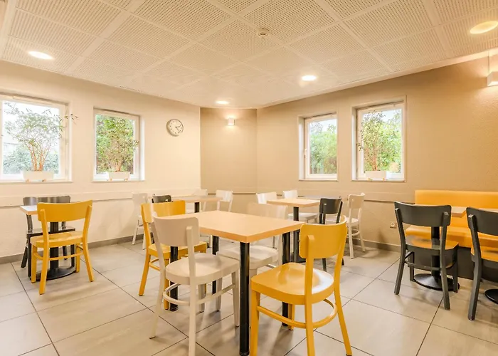B&B HOTEL Calais Centre St Pierre