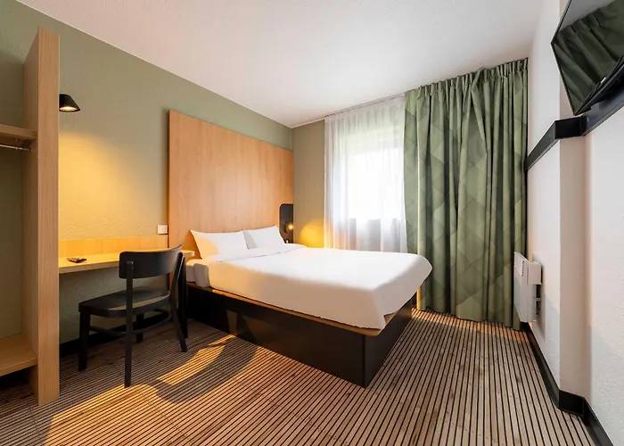 B&B HOTEL Calais Centre St Pierre