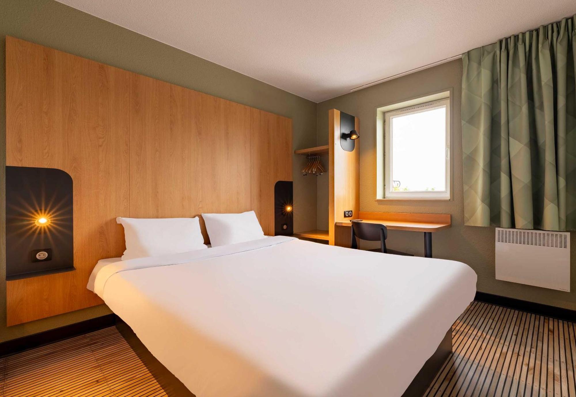 Hotel Centre St Pierre 2*